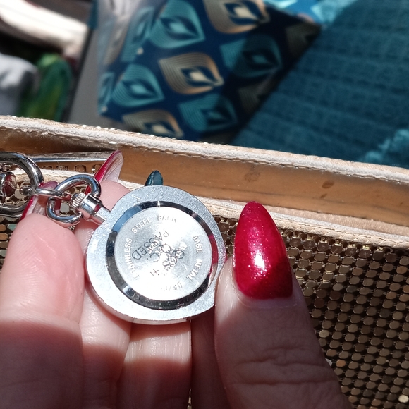 Guess Mesh Cosmetic Case - Picture 6 of 12